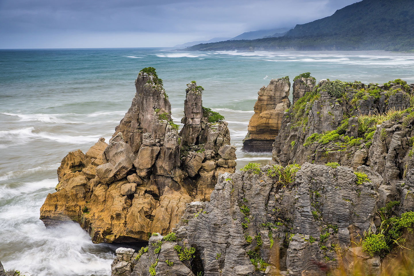 Punakaiki Dramatic skies over the Punakaiki Pancake rocks
