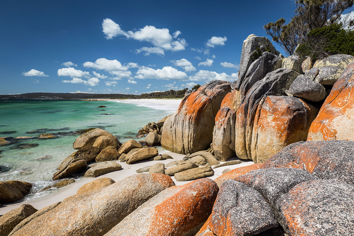 Bay of Fires, Tasmania White sand beaches and red rocks at Tasmania's Bay of Fires