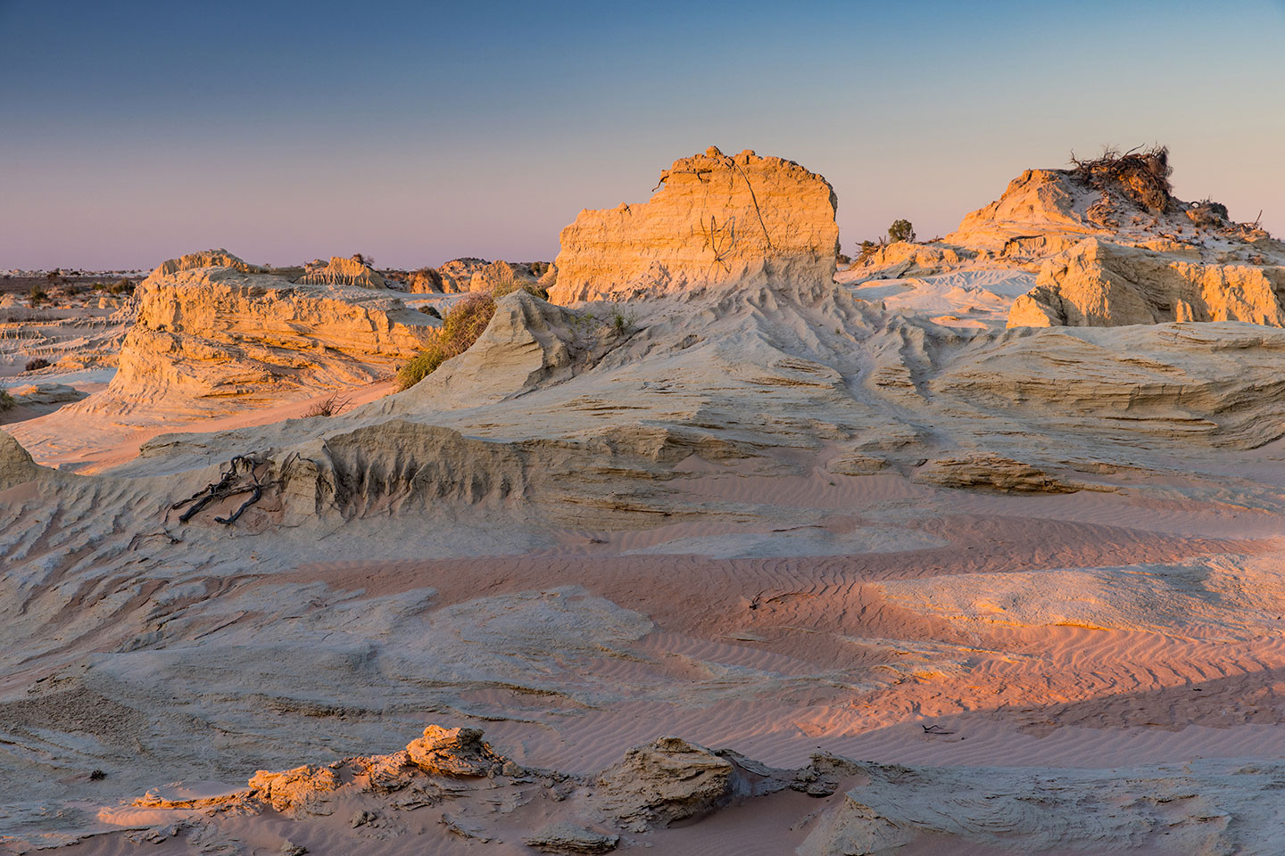 Pastel colors at sunset over Mungo National Park at the Walls of China