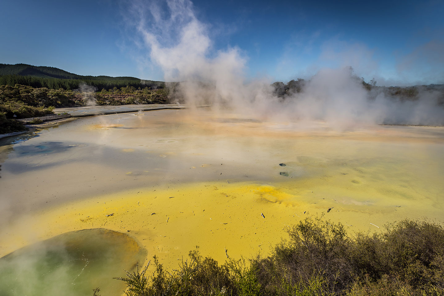 Wai-O-Tapu Yellow boiling lake at Wai-O-Tapu, New Zealand