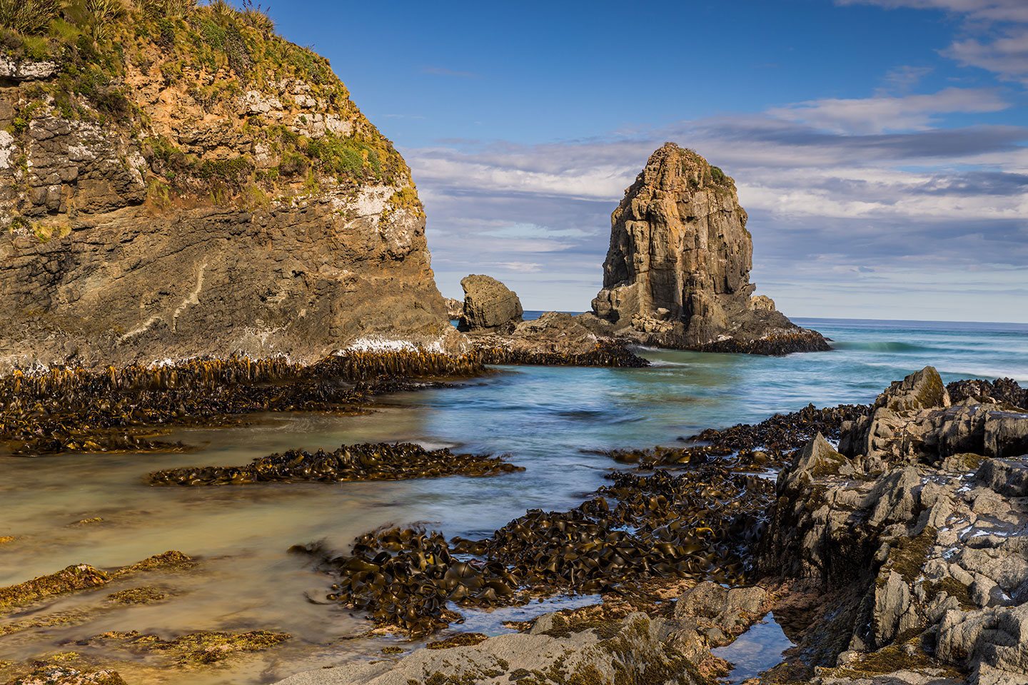Cannibal Bay Rock formations at Cannibal Bay, Otago, New Zealand