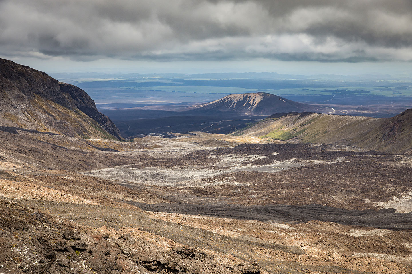 Tongariro Alpine Crossing View over the Tongariro Alpine Crossing hike